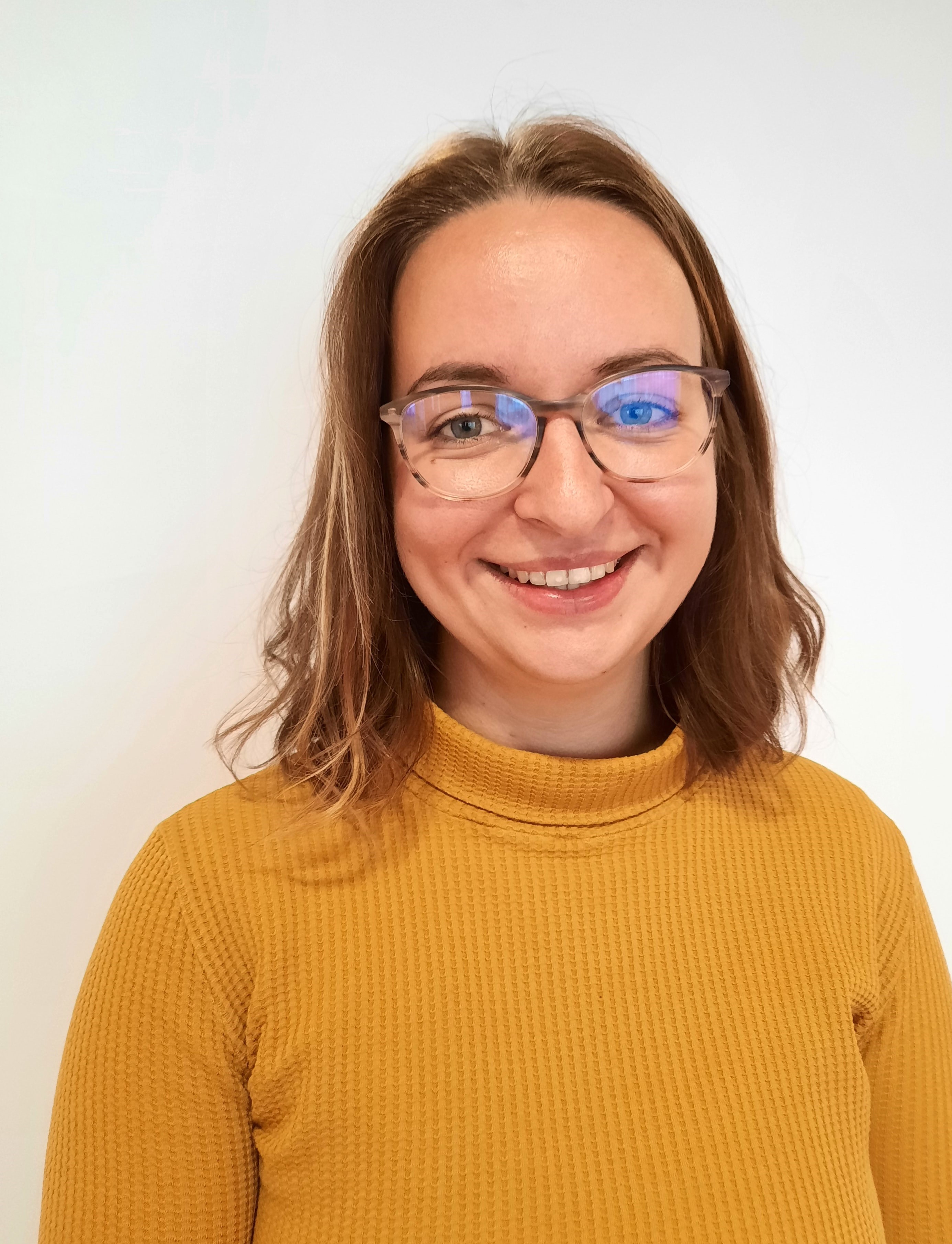 Portraet Laura Appelt Betriebliche Gesundheitsmanagerin in Joessnitz1 v4